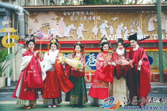 古风NPC、非遗市集、川剧变脸……南京蓁巷把年味玩出新花样